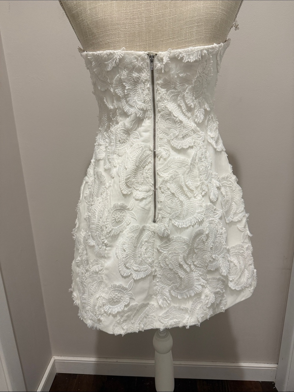 NWT Bardot Karoline Lace Dress - Picture 8 of 9